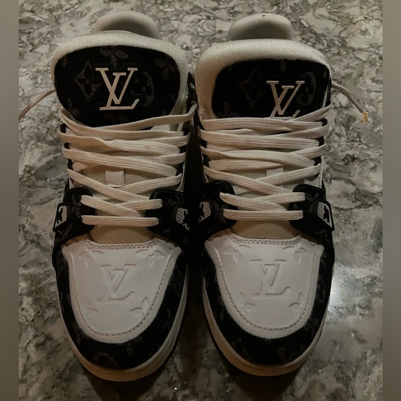 Louis Vuitton Trainers - Picture 3 of 5